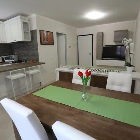 Casa Magenta 3 *